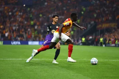 Galatasaray ve Barcelona Arasındaki Dev Maçın İlk Yarısı Berabere Tamamlandı