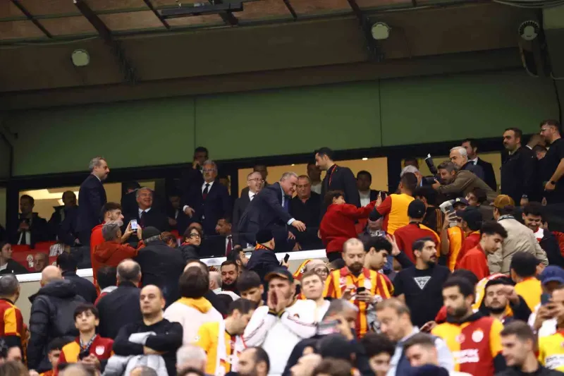 Bakan Osman Aşkın Bak, RAMS Park’taki Kritik Galatasaray - Barcelona Mücadelesini Tribünden İzledi