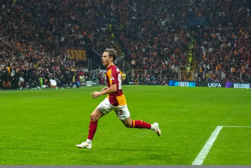 Aleksey Batrakov Galatasaray Formasıyla İlk Golünü Barcelona Ağlarına Bıraktı