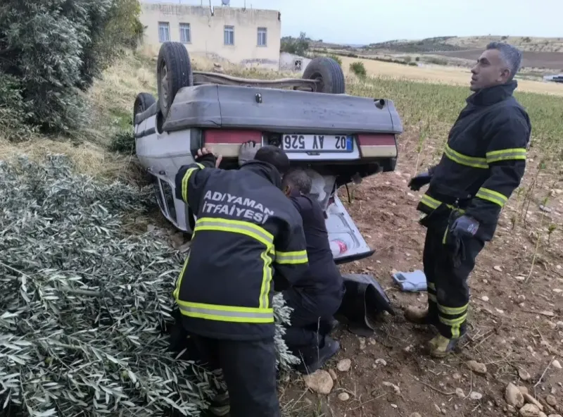 Adıyaman'da Şarampole Devrilen Otomobilin Sürücüsü Yaralandı