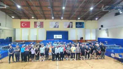 Aydın'da Kamu Çalışanları Arasında Düzenlenen Masa Tenisi Turnuvası Sona Erdi