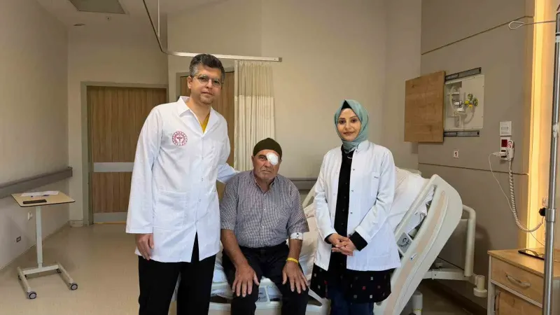 Bilecik Eğitim ve Araştırma Hastanesi’nde Bir İlk: İki Göz Ameliyatı Tek Seansta Gerçekleştirildi