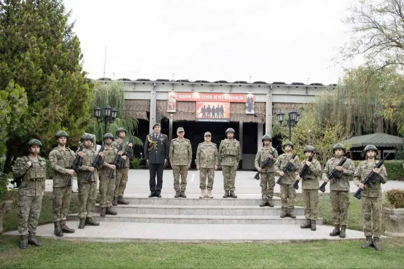 Genelkurmay Başkanı Orgeneral Selçuk Bayraktaroğlu Kosova'da İncelemelerde Bulundu