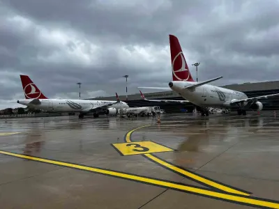 Olumsuz Hava Şartları Nedeniyle Uçaklar Çanakkale'ye İniş Yaptı