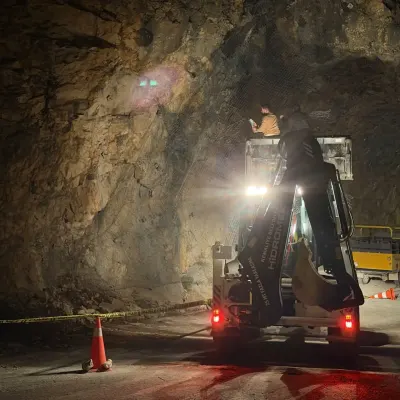 Erzincan Kemaliye Taş Yolu'nda Kaya Düşmesine Hızlı Müdahale