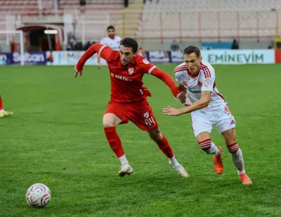 Ümraniyespor Ile Boluspor Karşılaşması Yağmur Nedeniyle Ertelendi