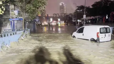 Sarıyer Ayazağa Mahallesinde Sağanak Yağış Su Baskınlarına Yol Açtı