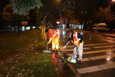 Antalya'da Şiddetli Sağanak Yağışa Karşı Belediyeden Teyakkuz
