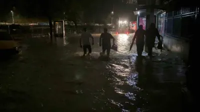 Sarıyer Ayazağa'da Şiddetli Sağanak Yağış Su Baskınlarına ve Elektrik Kesintilerine Yol Açtı