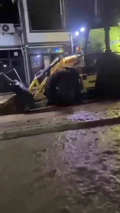 Yalova'da Şiddetli Yağış ve Fırtına Nedeniyle Eğitime Bir Gün Ara Verildi