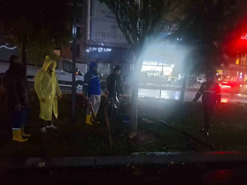 Arnavutköy’de Yoğun Yağış Seferberliği: Ekipler Teyakkuzda