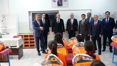Erzurum'da İhtiyaç Sahibi Öğrencilere TOBB ve ETSO'dan Kış Desteği
