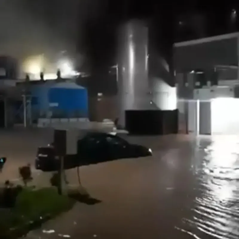 Kocaeli Başiskele'de Şiddetli Yağış Fabrikaları Su Altında Bıraktı