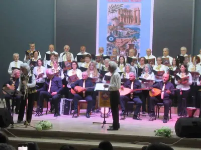 Balıkesir Gömeçte Düzenlenen Türkü Konseri Müzikseverlerden Büyük İlgi Gördü