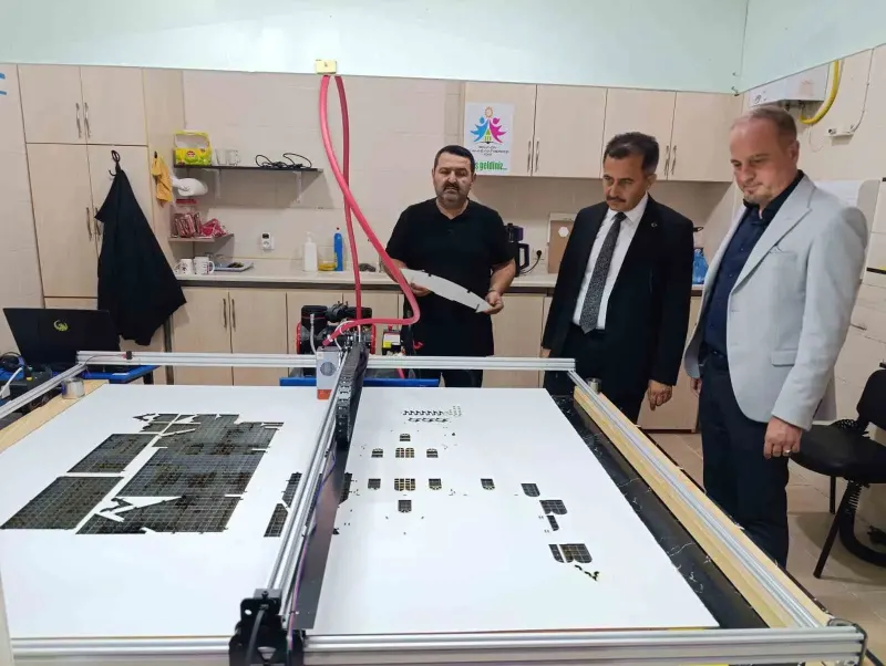 Bolvadinli Öğrencilere Yerli Ve Millî Hava Araçları Maketleri Hediye Ediliyor
