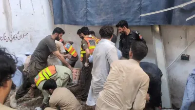 Pakistan'da Okul Çatısının Çökmesi Sonucu 29 Kişi Yaşamını Yitirdi