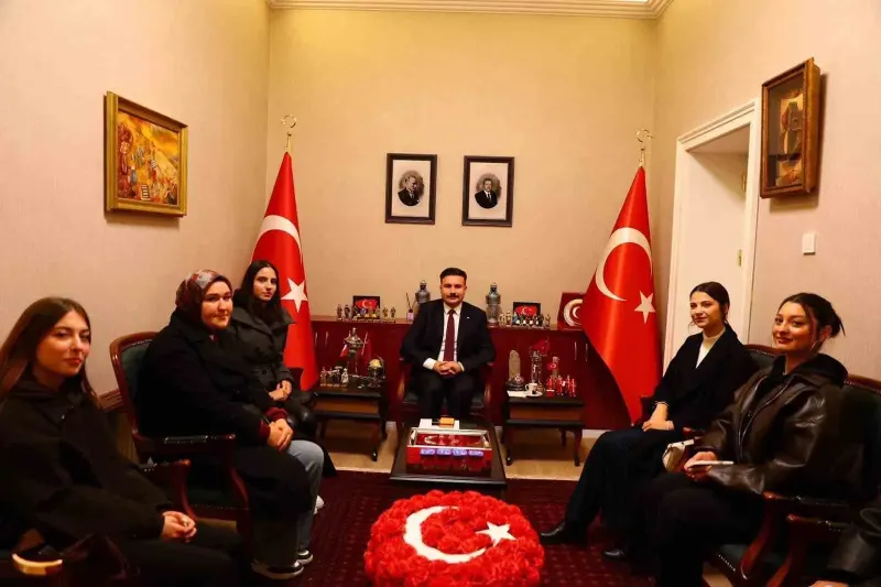 Gökçeada Kaymakamlığı Tarafından Düzenlenen Halk Gününe Yoğun İlgi Gösterildi
