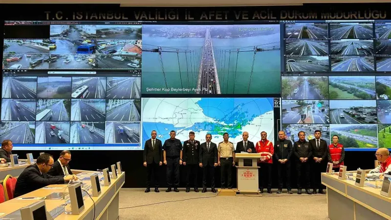 İstanbul Valisi Davut Gül Duyurdu: Şehirde Okullar Yarın Da Tatil Edildi