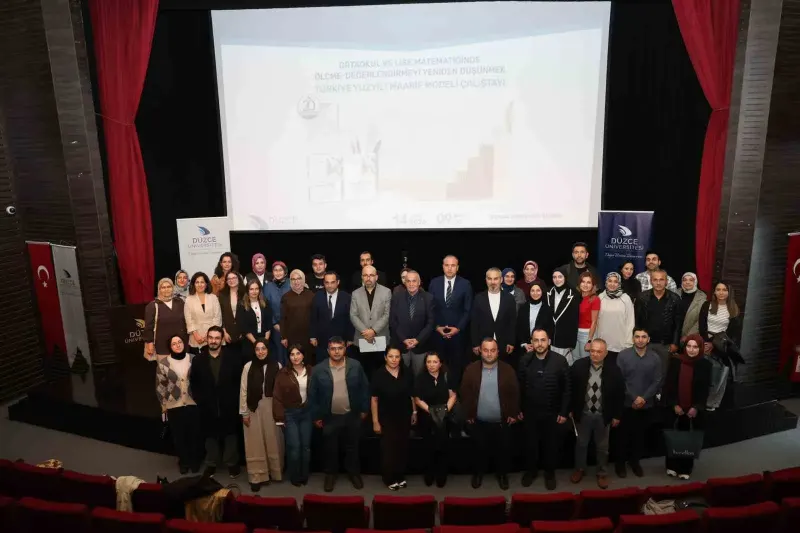 Düzce Üniversitesinde Maarif Modeli Kapsamında Matematik Çalıştayı Düzenlendi