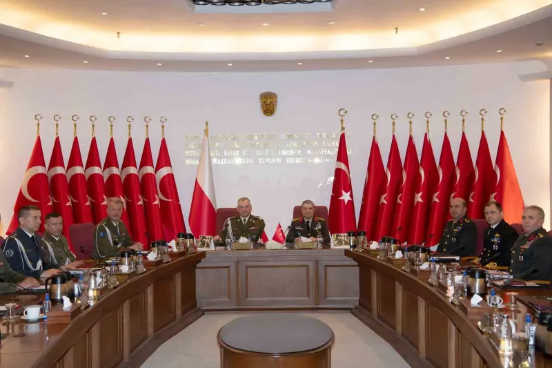 Genelkurmay Başkanı Orgeneral Bayraktaroğlu, Polonyalı Mevkidaşı Kukula İle Görüştü
