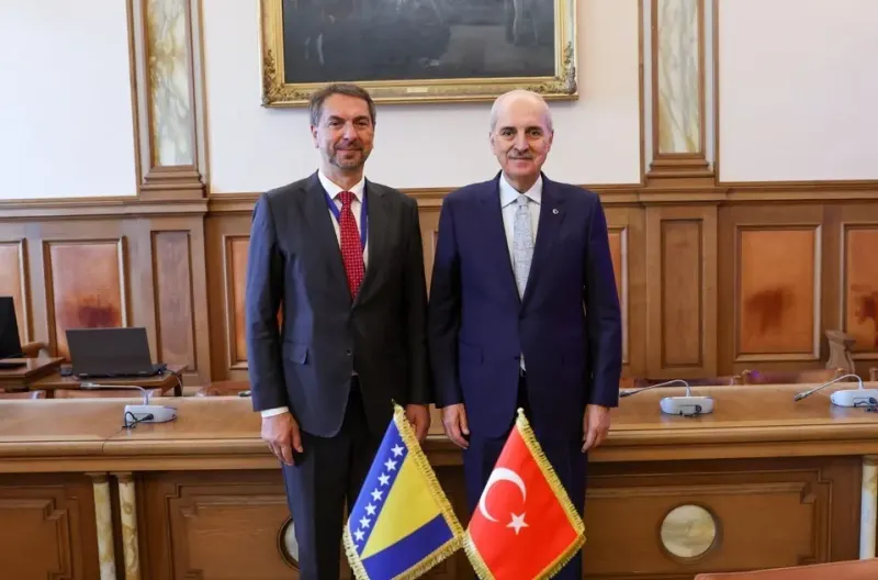 TBMM Başkanı Kurtulmuş Roma’da Bosna Hersek’li Yetkiliyle Görüştü