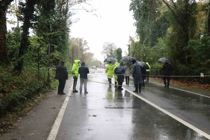 Sakarya Sapanca'da Şiddetli Yağış Köprüyü Çökme Tehlikesiyle Karşı Karşıya Bıraktı