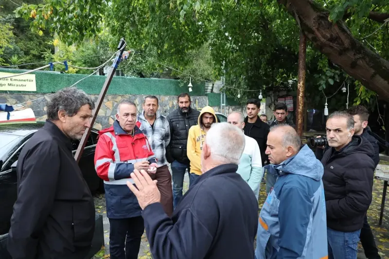 Sultangazi Belediyesi Sağanak Yağışla Mücadele Çalışmalarını Hızlandırdı