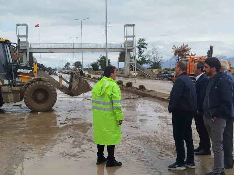 Yurtbaşı Belediyesi Sel Felaketinin Ardından Saha Çalışmalarını Sürdürüyor