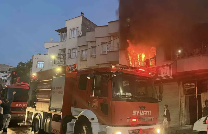 Gaziantep'te Ev Yangınında Yaralanan 14 Yaşındaki Çocuk Hayatını Kaybetti