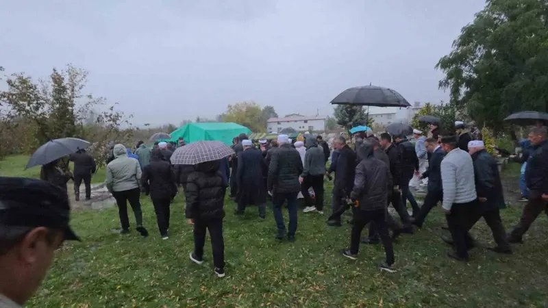Sel Felaketinde Hayatını Kaybeden 14 Yaşındaki Hafız Mahmud Düzce'de Toprağa Verildi