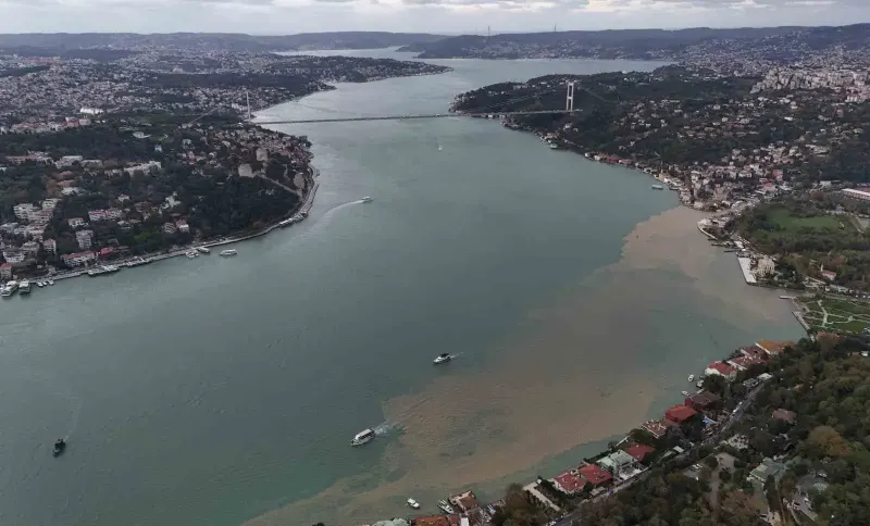 Sağanak Yağış Sonrası İstanbul Boğazı Çamura Bulandı