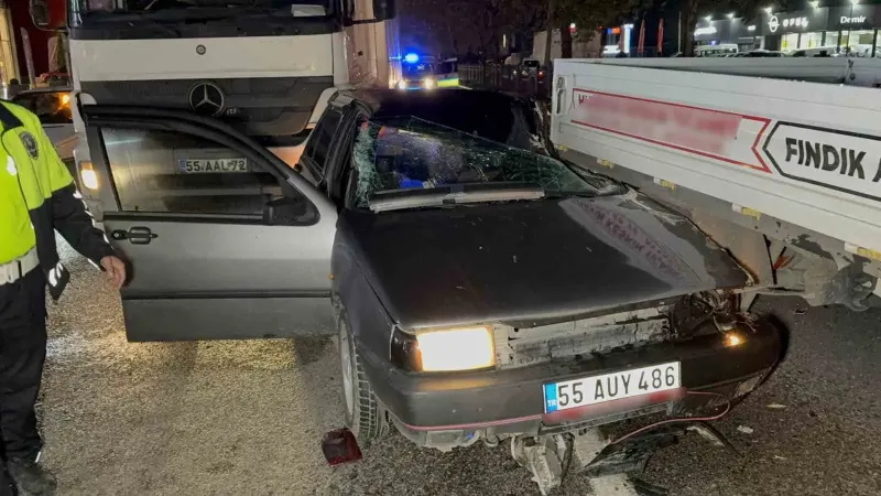 Samsun'da Dört Aracın Karıştığı Zincirleme Kazada Anne Ve Oğlu Yaralandı