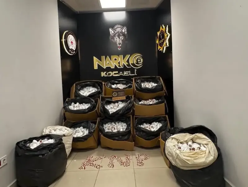 Kocaeli'de Gerçekleştirilen Narkotik Operasyonunda Binlerce Hap Yakalandı