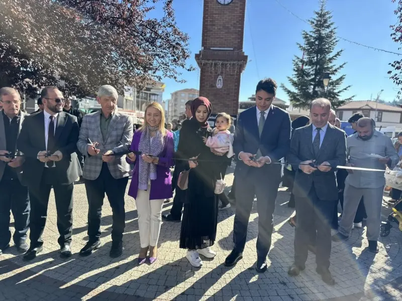 Bilecik Pazaryeri'nde Filistin Yararına Hayır Çarşısı Kuruldu