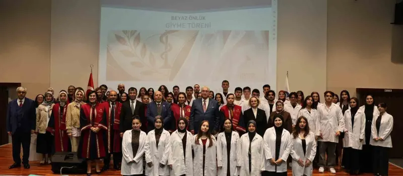 Düzce Üniversitesinde Geleceğin Eczacıları İçin Beyaz Önlük Töreni