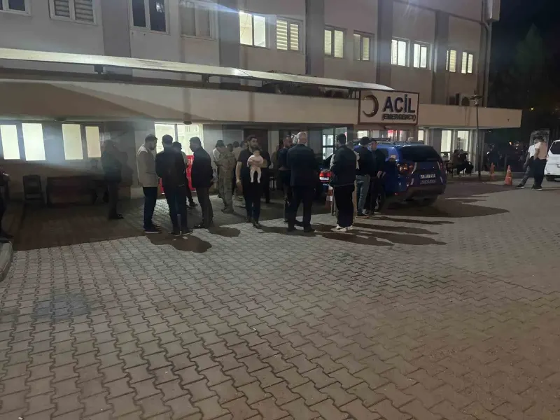 Siirt'te Yemek Sonrası Rahatsızlanan Yirmi Beş Kişi Hastaneye Kaldırıldı