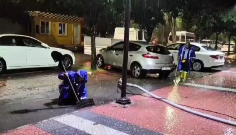 Mersin'de Şiddetli Yağış Su Baskınlarına Yol Açtı