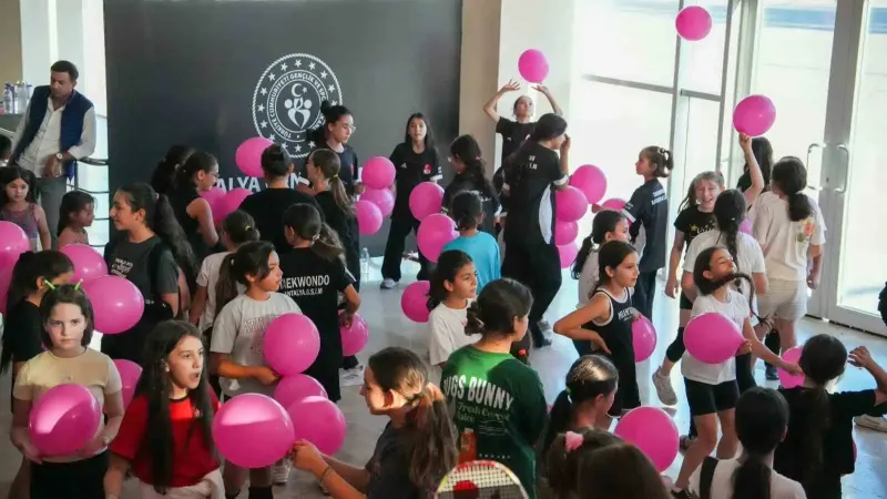 Antalya'da Kız Çocukları İçin Anlamlı Farkındalık Etkinliği