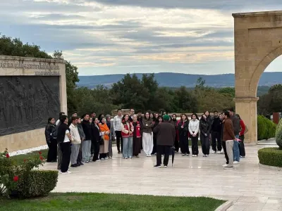 Üniversiteli Gençler Çanakkale Tarihi Alanlarında Manevi Yolculuğa Çıktı