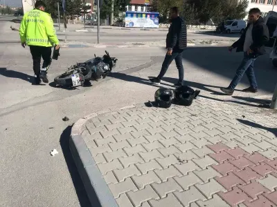 Konya'da SUV Tip Araç ile Motosiklet Çarpıştı: İki Yaralı