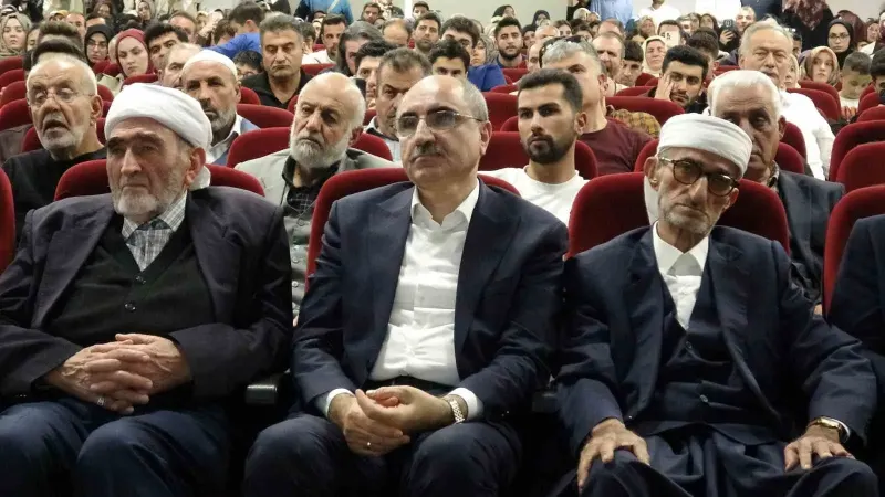 Van'da Düzenlenen Vefa Programında Önemli Âlimler ve Hayat Hikâyeleri Anlatıldı