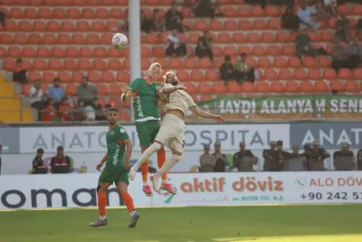 Alanyaspor ile Erzurumspor FK Gol Sesinin Çıkmadığı Maçta Puanları Paylaştı