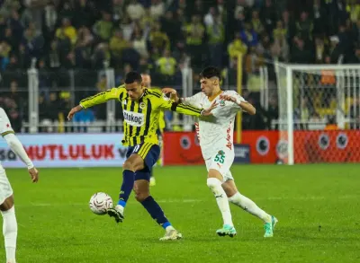 Fenerbahçe Sahasında Alanyaspor'u Net Skorla Geçti