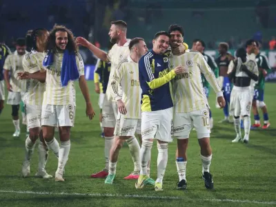 Fenerbahçe Deplasmanda Çaykur Rizespor'u 3 Golle Geçti