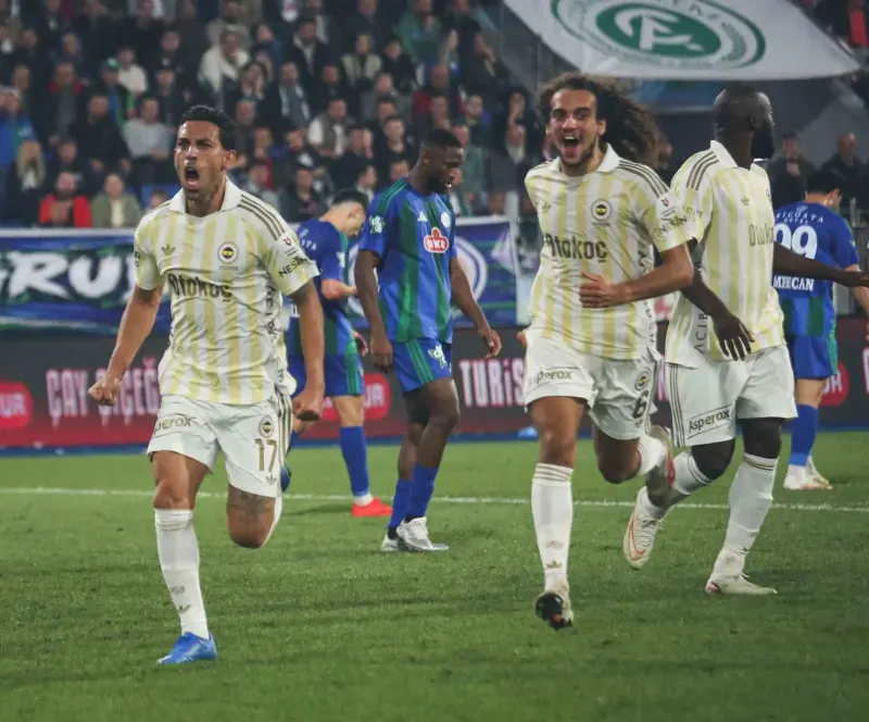 Fenerbahçe Deplasmanda Rizespor'u Geçerek Milli Ara Sonrası Seri Başlattı