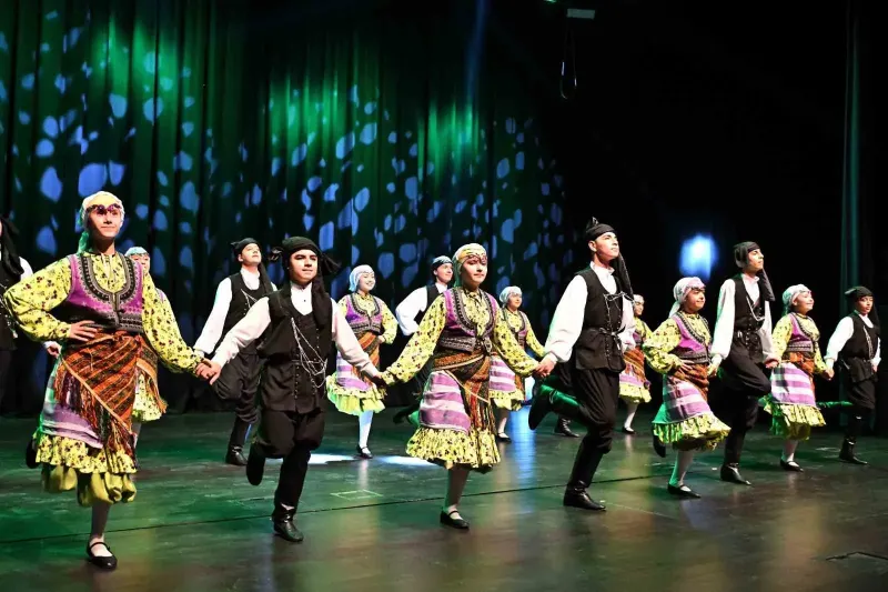 Muratpaşa Belediyesi Yeni Korist Ve Dansçı Adaylarını Bekliyor