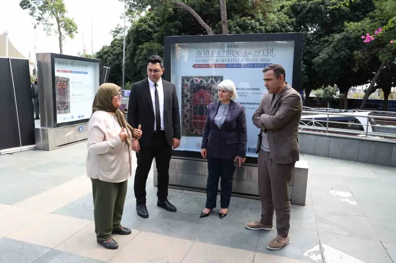 Antalya'da 800 Yıllık Döşemealtı Halıları Sergide Ziyaretçilerle Buluşuyor