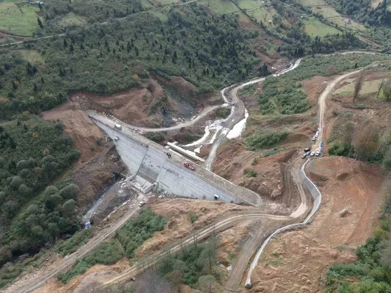 Trabzon İçin Hayati Ön Sahip Uçarsu Göleti Hızla Yükseliyor