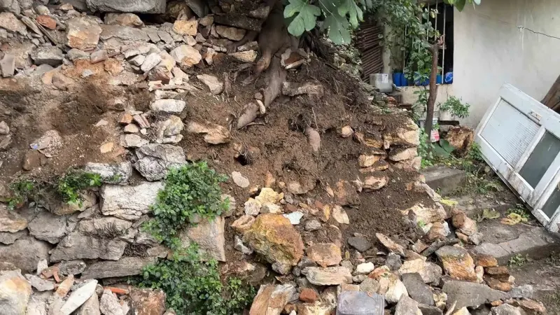 Bursa'da Şiddetli Yağış Sonrası Toprak Kayması Meydana Geldi