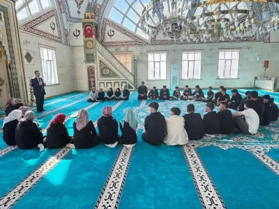 Manisa Selendi'de Gençler ve Müftü Cami Buluşmasında Bir Araya Geldi